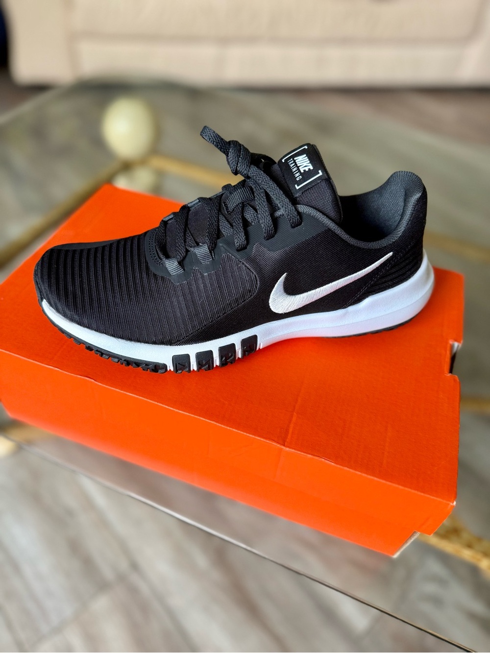 Nike Flex Control 4 Sz. 7 Black & White Training Sneakers